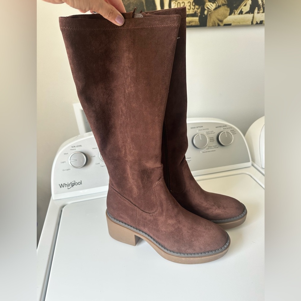 BNWT White Mountain Marcella Tall Zip Up Boots Women’s size 9.5 brown